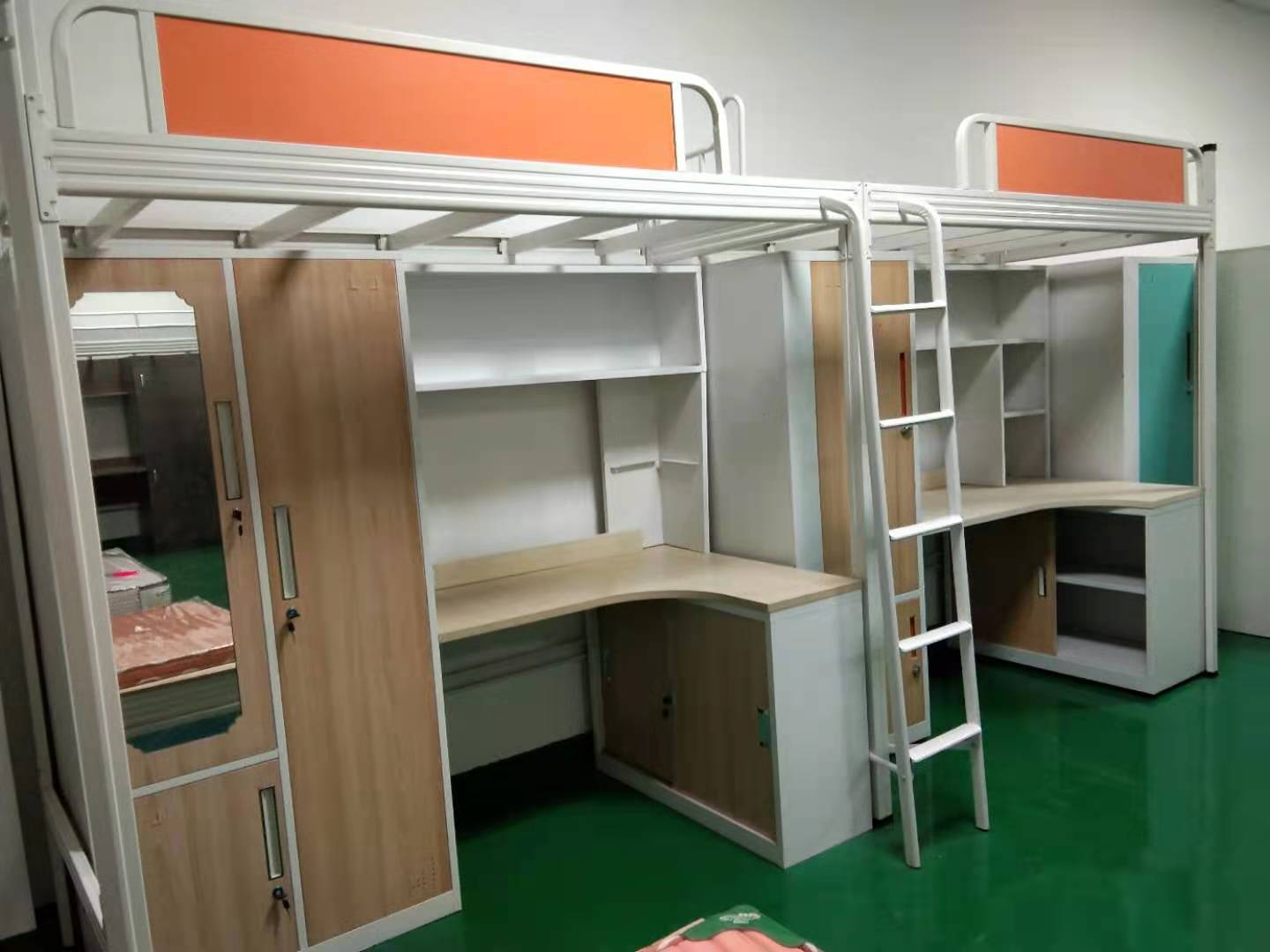 給孩子睡雙層鐵床時(shí)，需要考慮哪些事？